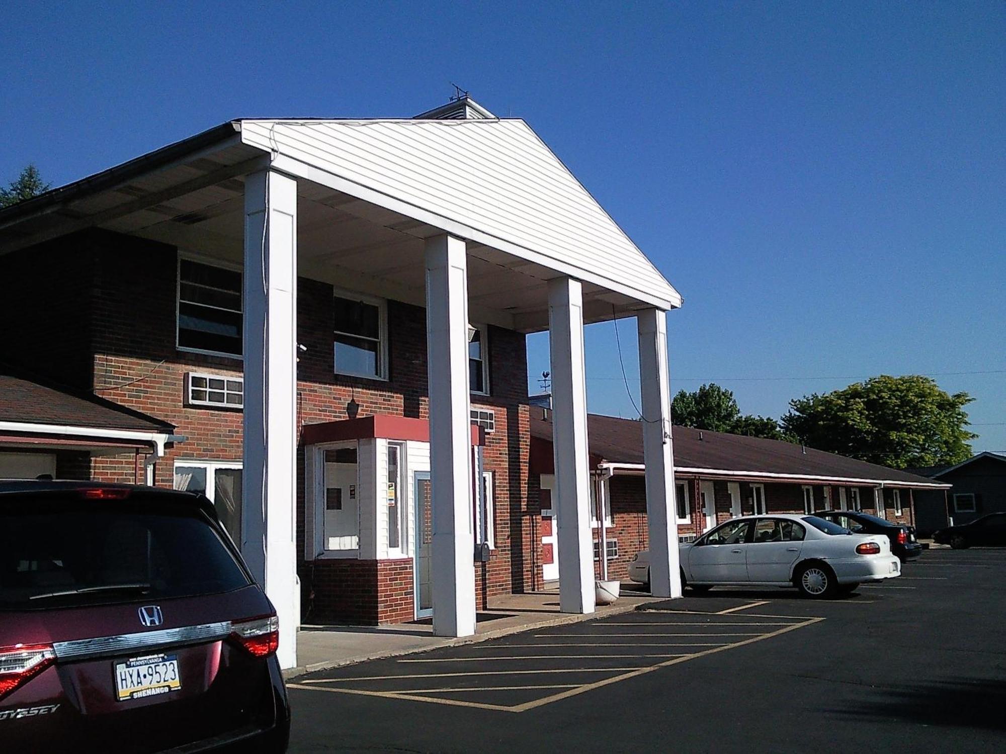 Colonial Inn Mercer-Grove City Экстерьер фото