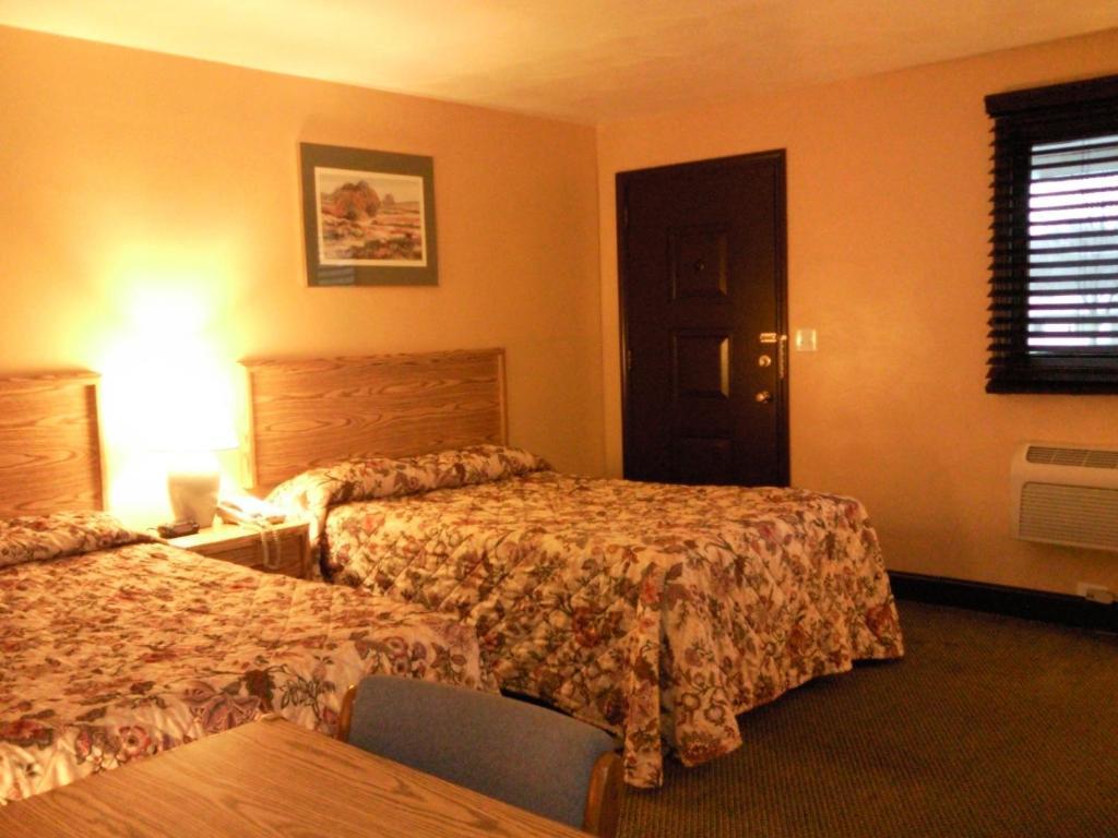 Colonial Inn Mercer-Grove City Номер фото