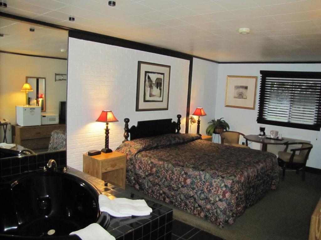 Colonial Inn Mercer-Grove City Номер фото